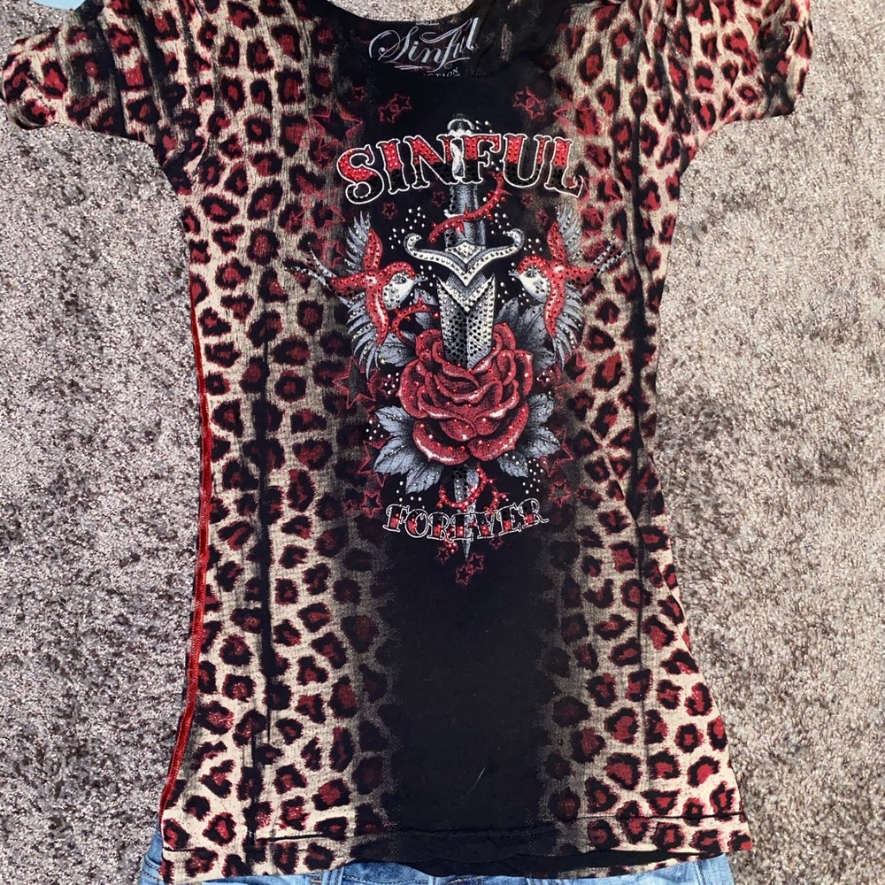 💎Sinful by Affliction shirt💎